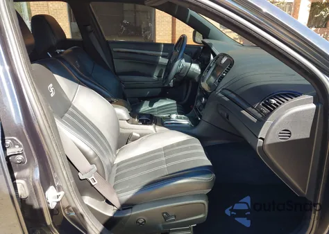 2015 Chrysler 300 300S z USA, uszkodzony, nr VIN 2C3CCABG9FH922537